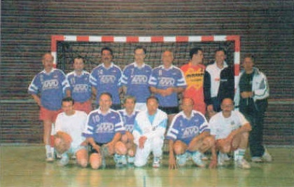 Quelques anciens joueurs lors des 40 ans de Cluses Handball